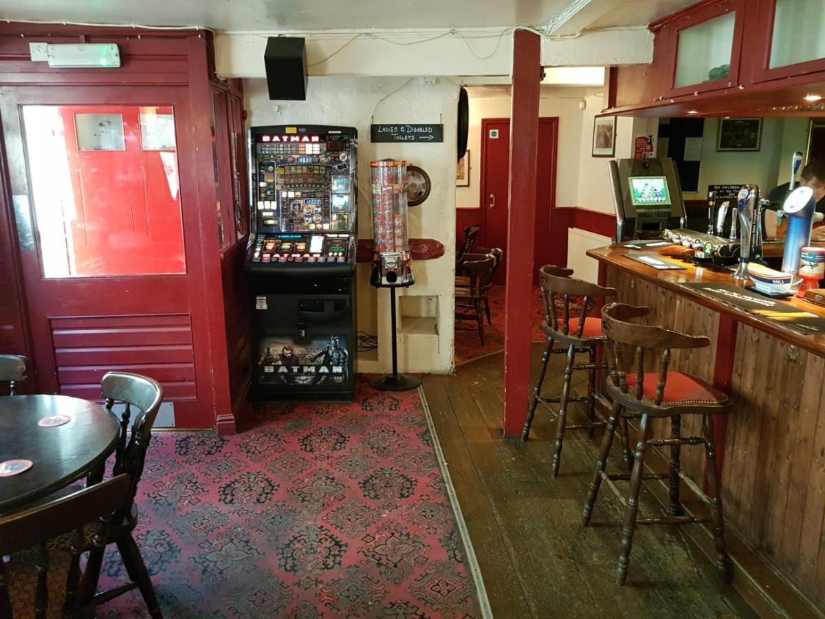 The Railway Inn 道利什 外观 照片