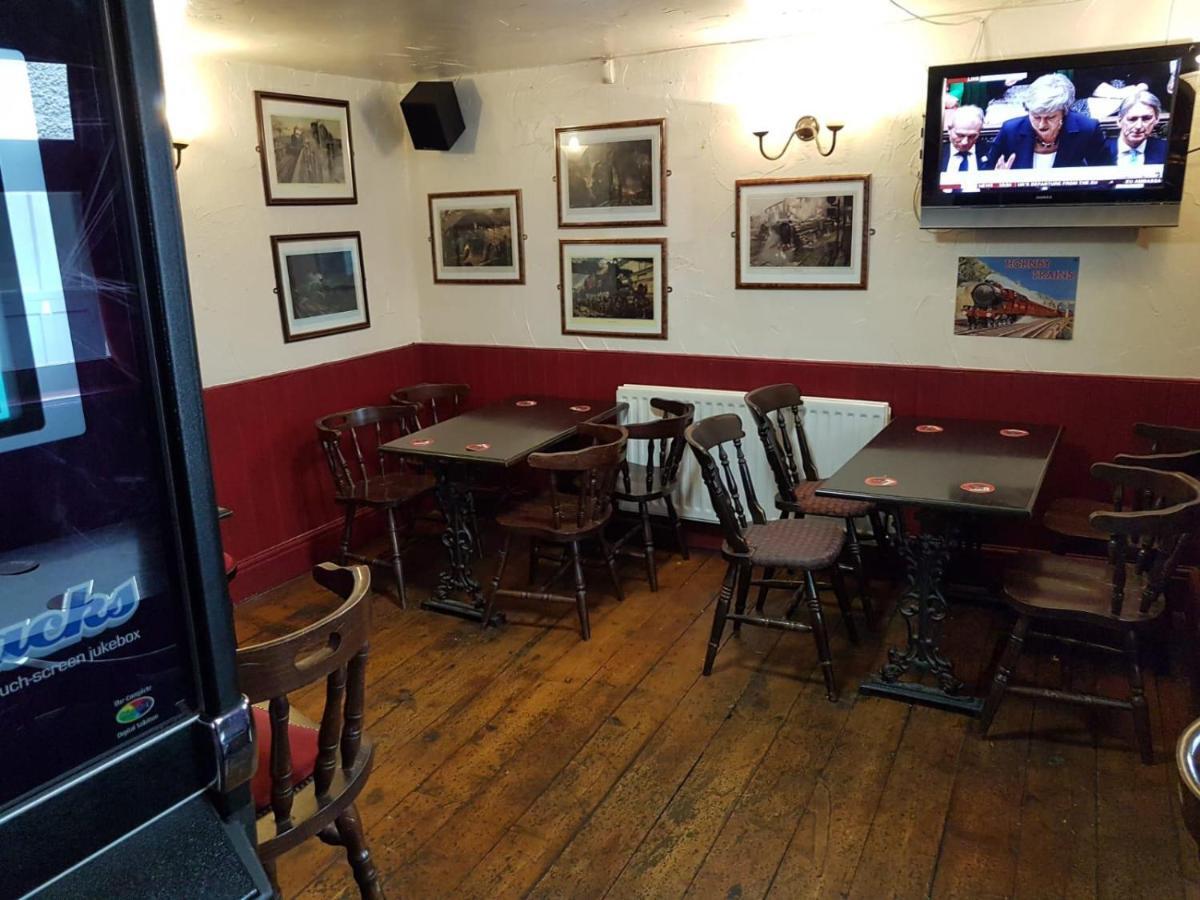 The Railway Inn 道利什 外观 照片